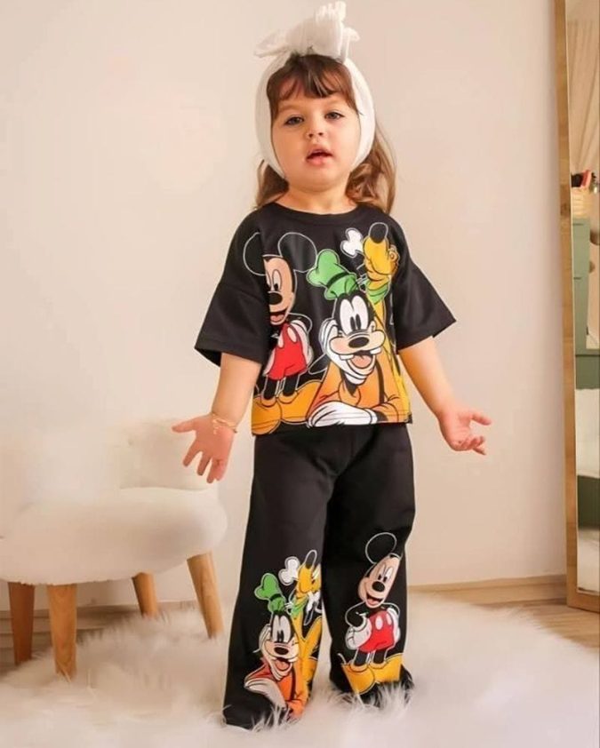 Disney-Friends-Black-Kidswear-Set-–-Mickey-Goofy-Pluto
